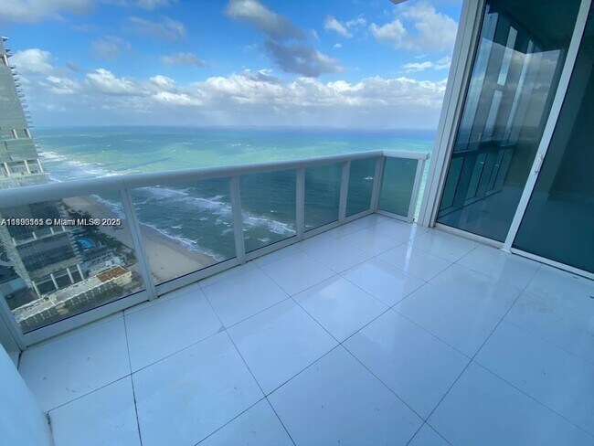 Building Photo - 18201 Collins Ave Unit 5402