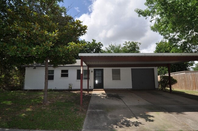 Photo - 6304 Dream Ln House