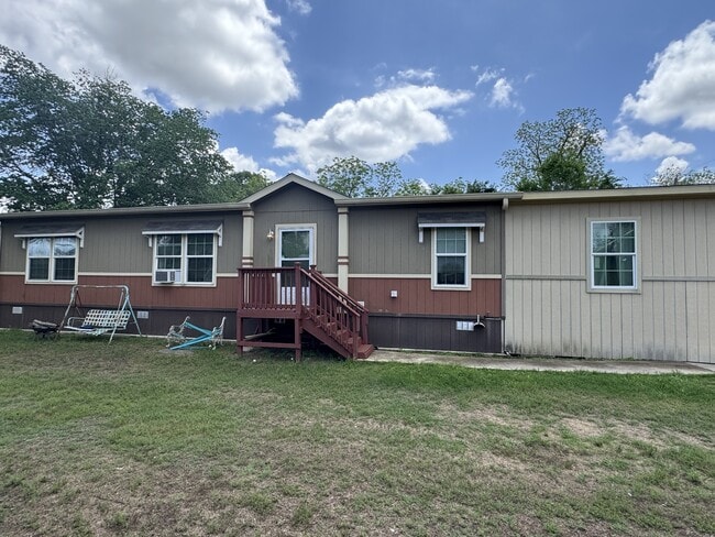 Photo - 413 Schleicher St