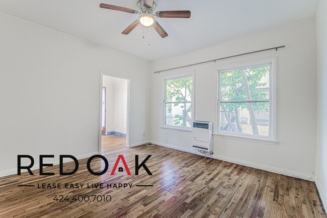 Building Photo - 836 Sanborn Ave Unit 212