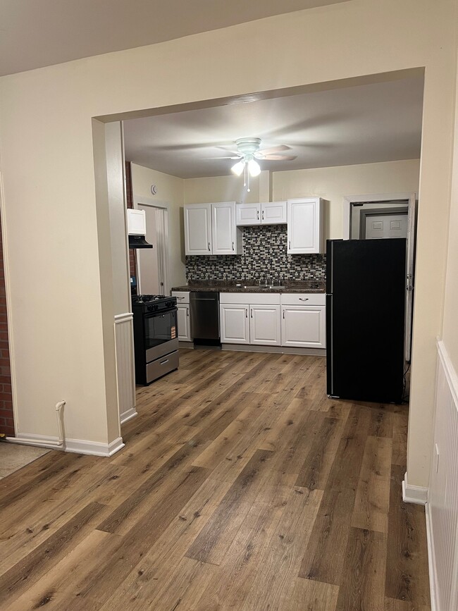 Photo - 1512 N Greenview Ave Unit Garden apt 1 Rear