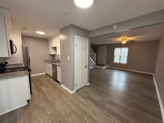 Photo - 906 Seabreeze Ct