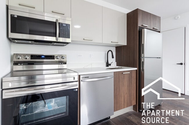 Photo - 5651 N Ashland Ave