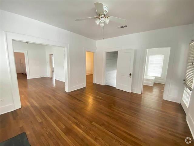 Building Photo - 4922 Reiger Ave Rental