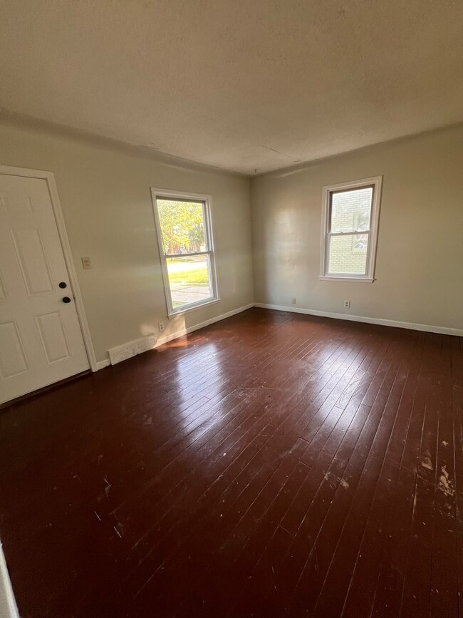 Photo - 11129 Nottingham Rd