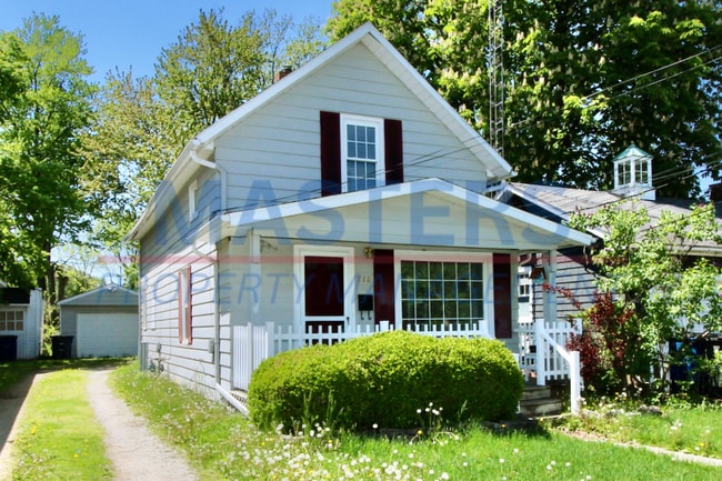 Photo - Move-In Special: $500 Off First Month’s Re...