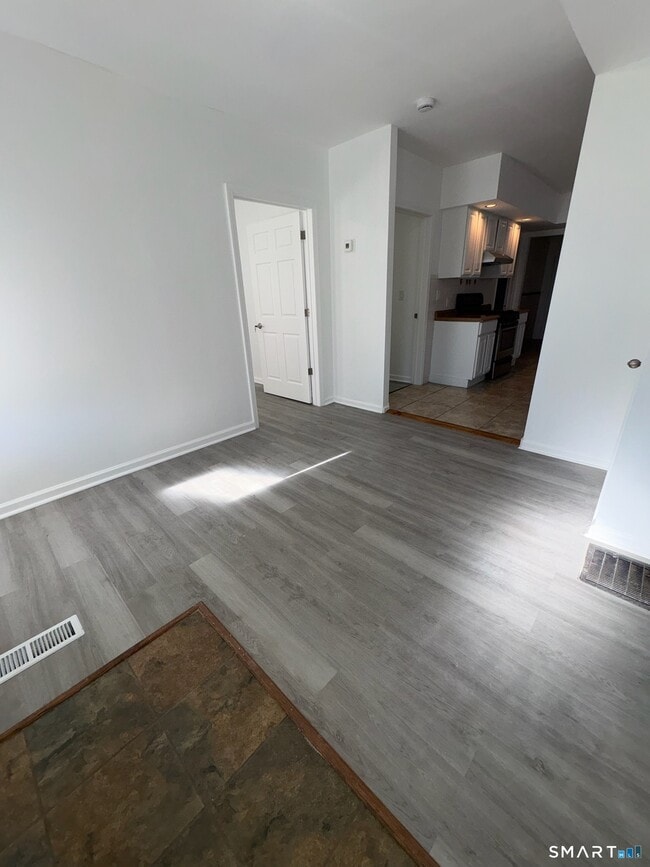 Photo - 144 Whittier St