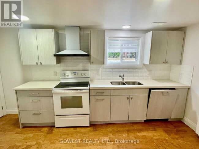 Photo - 42 Briarwood Crescent