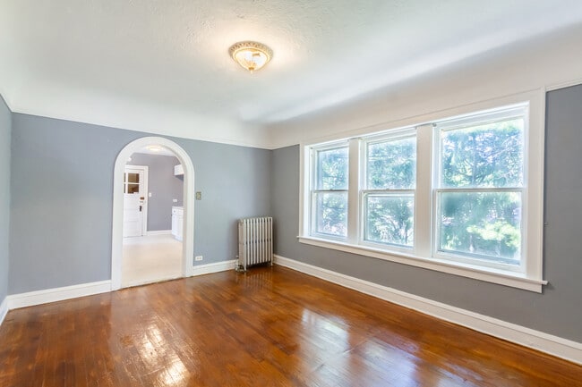 Photo - 1133 E 81st Pl Unidad 2