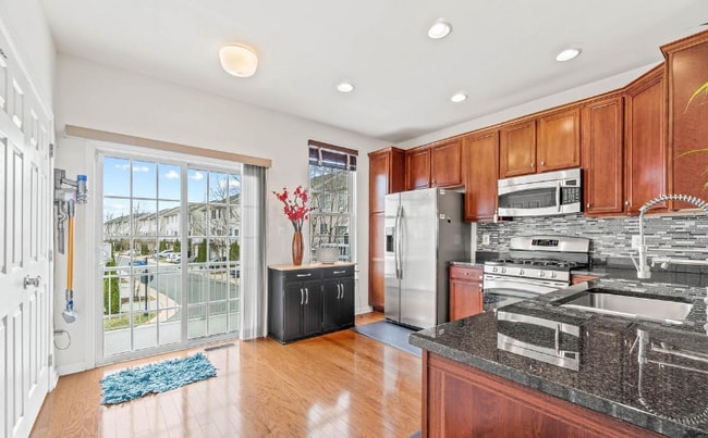 Photo - 25090 Lomax Terrace