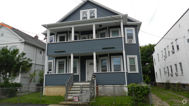 Building Photo - 35 Woodland Pl Unit 2 Rental