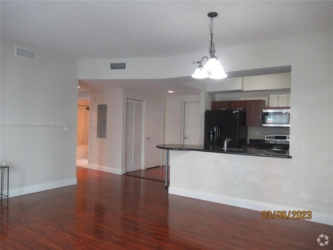 Building Photo - 7285 SW 90th St Unit D209 Rental