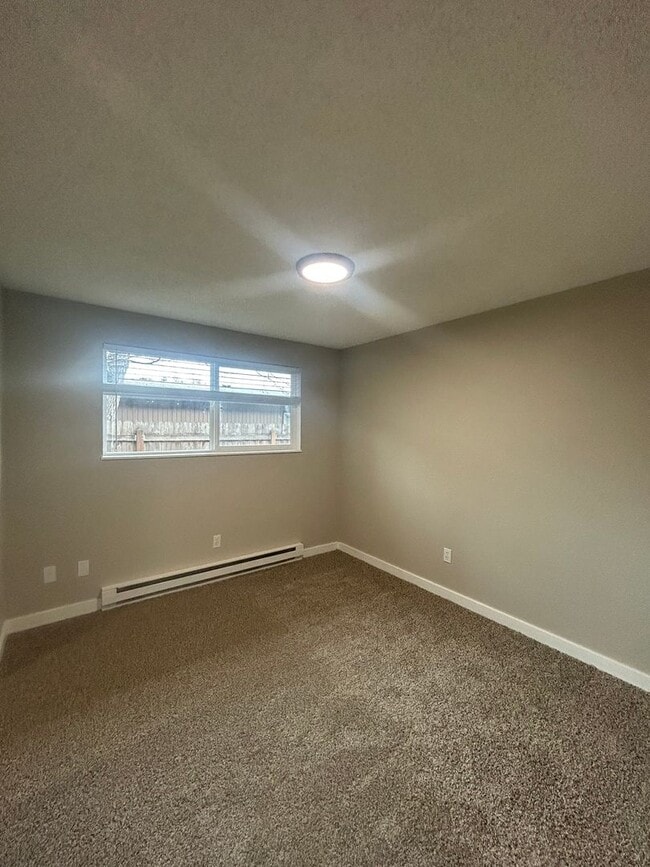 Photo - (473) Walnut Duplex - 2 Bedroom / 1 Bathroom - Updated Unit 497 (R)