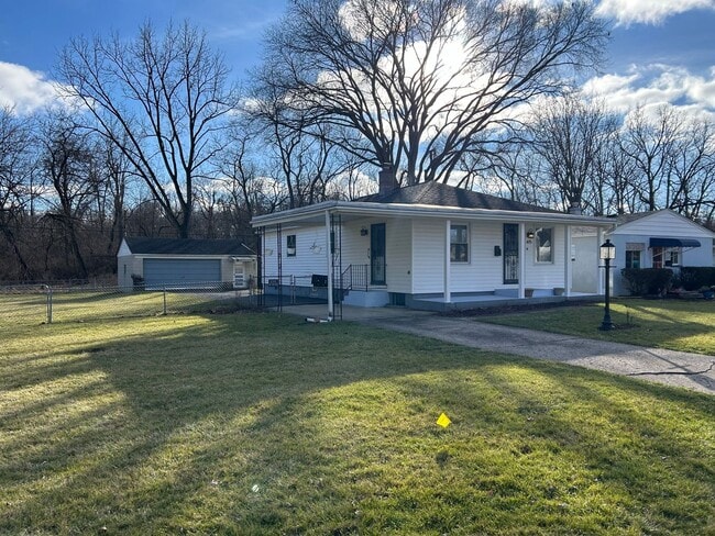 Photo - 475 W Kanawha Ave