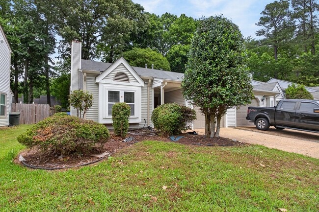 Building Photo - 227 Ashridge Ln