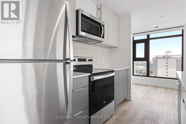 Photo - 1360 Carling Ave