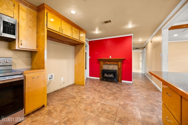 Photo - 2020 Clover Ln