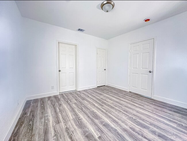 Photo - 2555 Pierce St