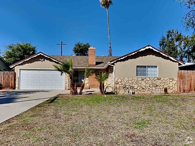 Building Photo - 10635 Magnolia Ave Rental