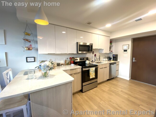Building Photo - 10 Soden St Unit 002 Rental
