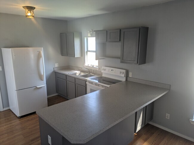 Photo - 716 S Steele Ave