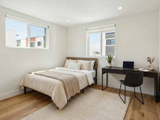 1326 W 35th Pl Unidad Private Room at 1326 W 35th Pl (9B9B)
