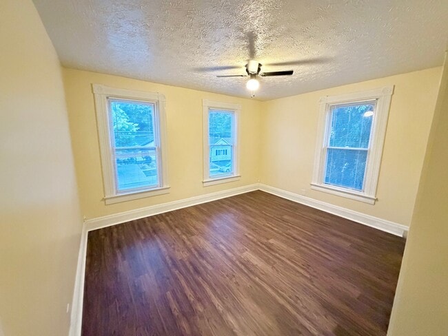 Building Photo - 221 N Miami Ave Unit Apt 2