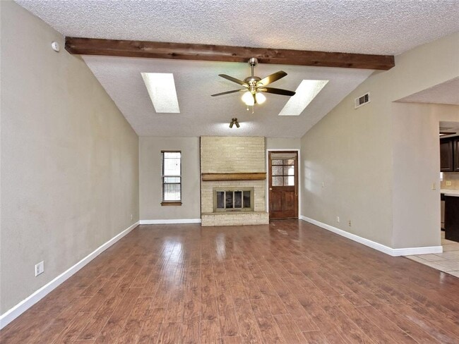 Photo - 2407 Versailles Dr