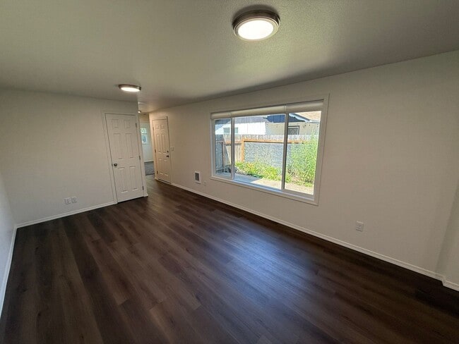 Photo - 1505 NW Highland Dr