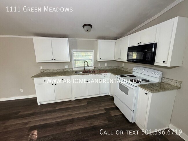 1111 Green Meadows Dr
