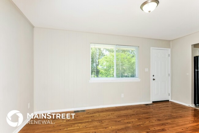 Photo - 6867 Thurston Ave