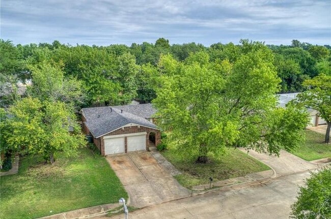Photo - 801 Robin Hill Rd