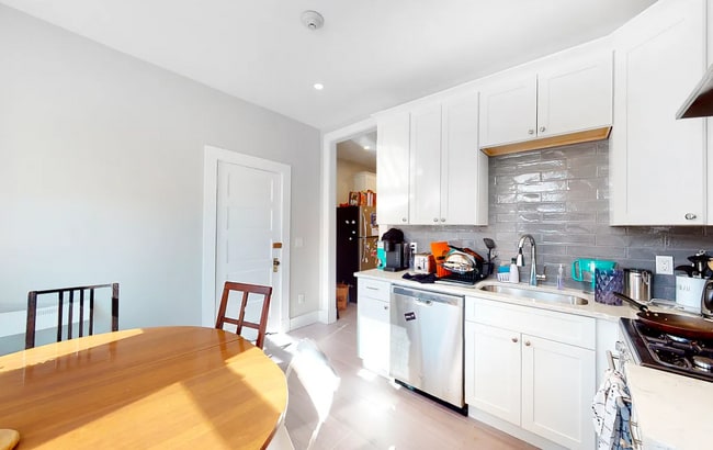 Photo - 1284 Commonwealth Ave Unidad 7