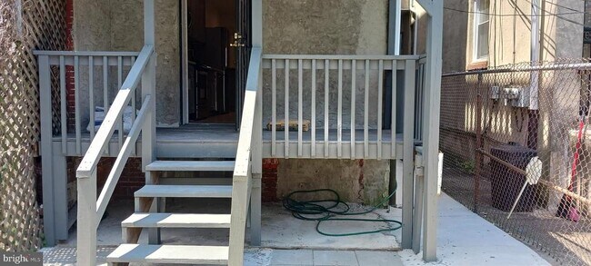 Photo - 607 N 33rd St