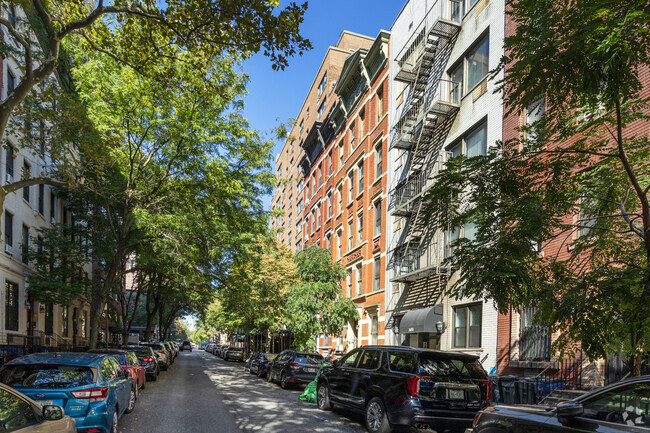 Photo - 515 E 85th St