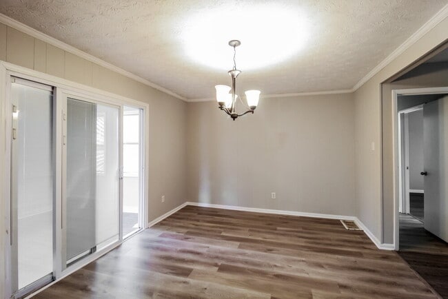 2244 Briarwood Cir SW