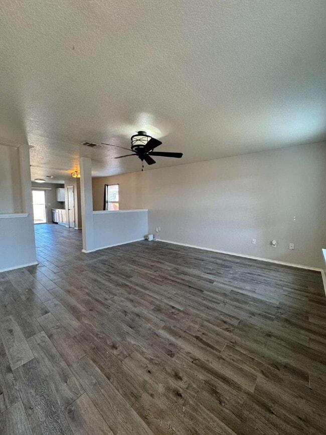 Photo - 9219 Dublin Heights