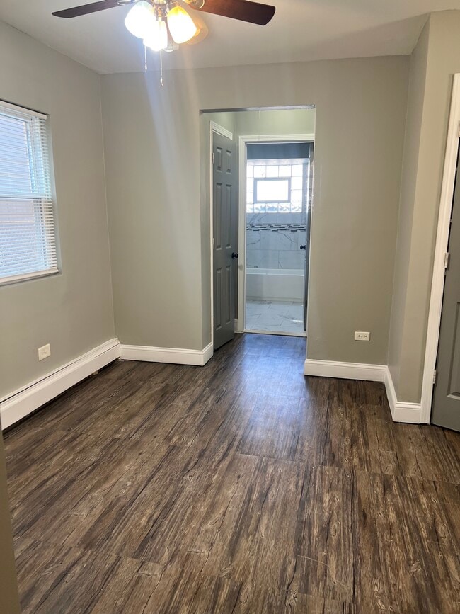 Dining area - 7915 S Dobson Ave Unit 1E