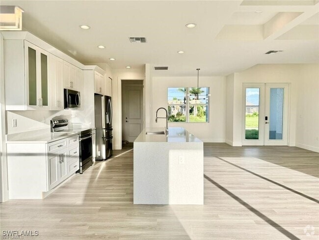 Building Photo - 128 NW 26th Pl Rental