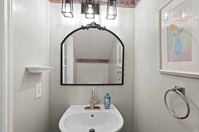 Building Photo - 2922 Glencullen Ln