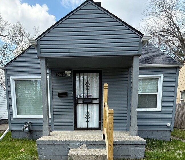 Building Photo - Renovated 3-Bedroom Home – Section 8 Appro...