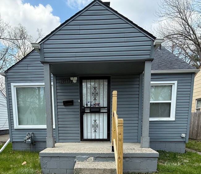 Renovated 3-Bedroom Home – Section 8 Appro... - Renovated 3-Bedroom Home – Section 8 Appro...