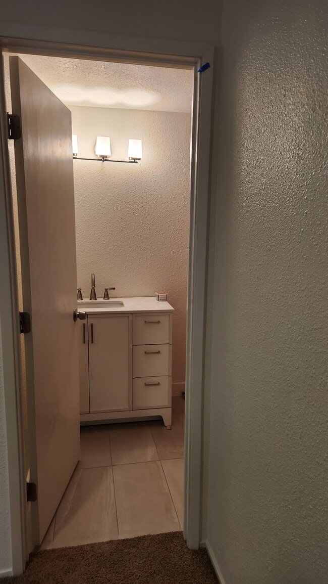 Photo - 948 J Street