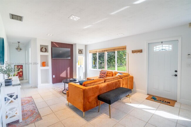 Photo - 14301 Stirling Rd