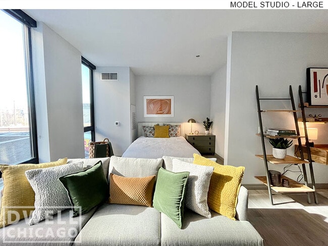 Photo - 2145 N Elston Ave