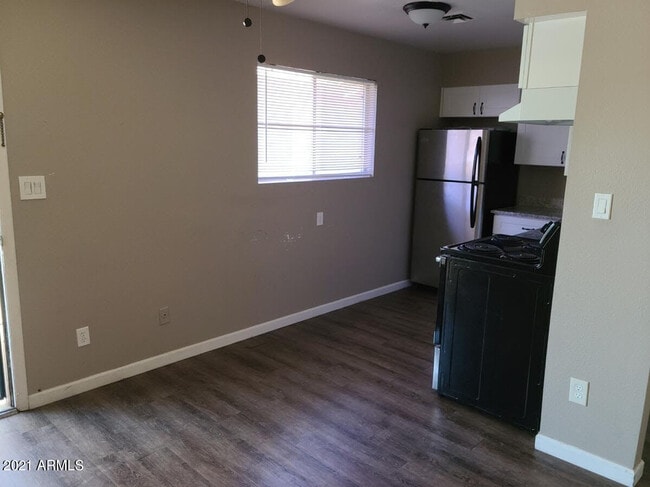 Photo - 1223 W University Dr Unidad 3