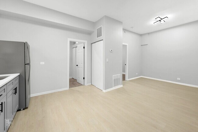 Photo - 2542 S Trumbull