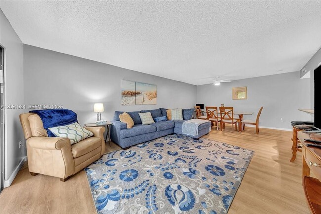 Photo - 2240 N Cypress Bend Dr Unit 204