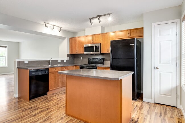 3294 New Brighton Gdns SE