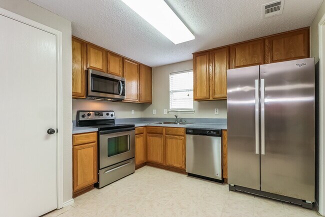 Photo - 401 Meadow St